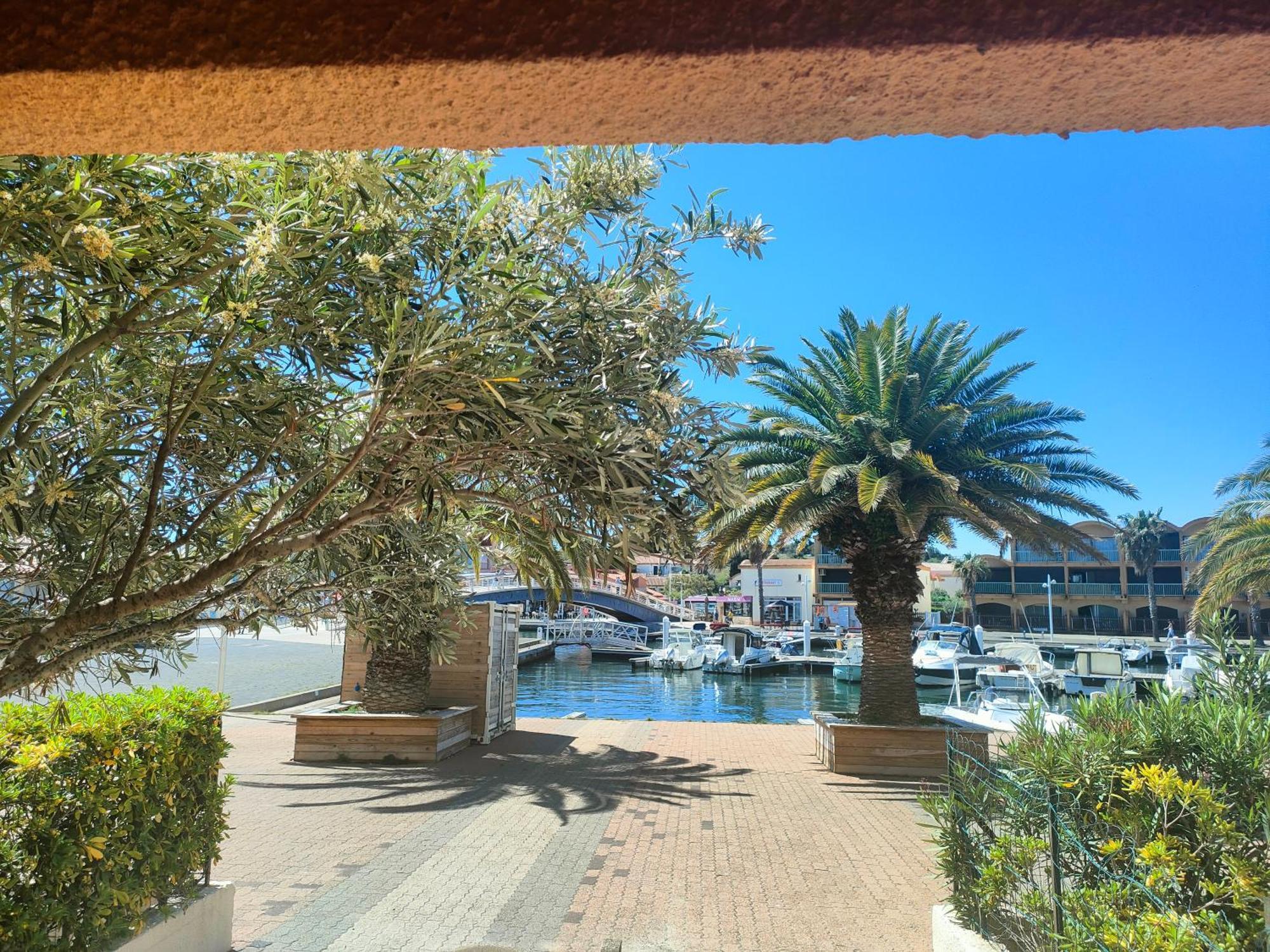 Gruissan, Studio Cabine, Au Calme Vue Degagee Sur Marina Exterior foto