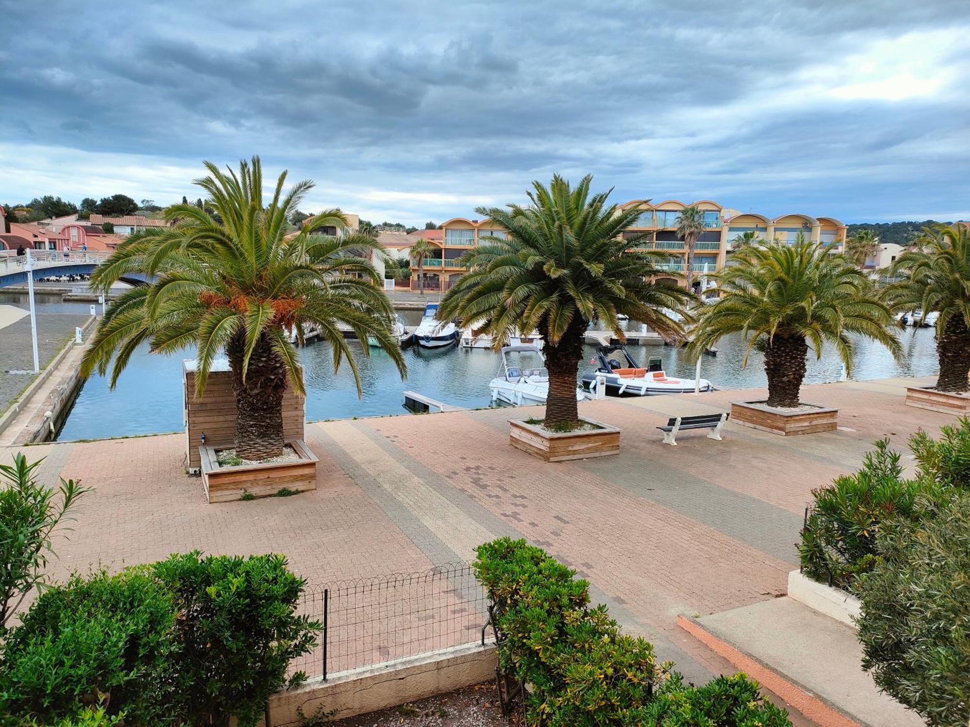 Gruissan, Studio Cabine, Au Calme Vue Degagee Sur Marina Exterior foto